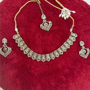 Elegant Gold and Silver Necklace Set